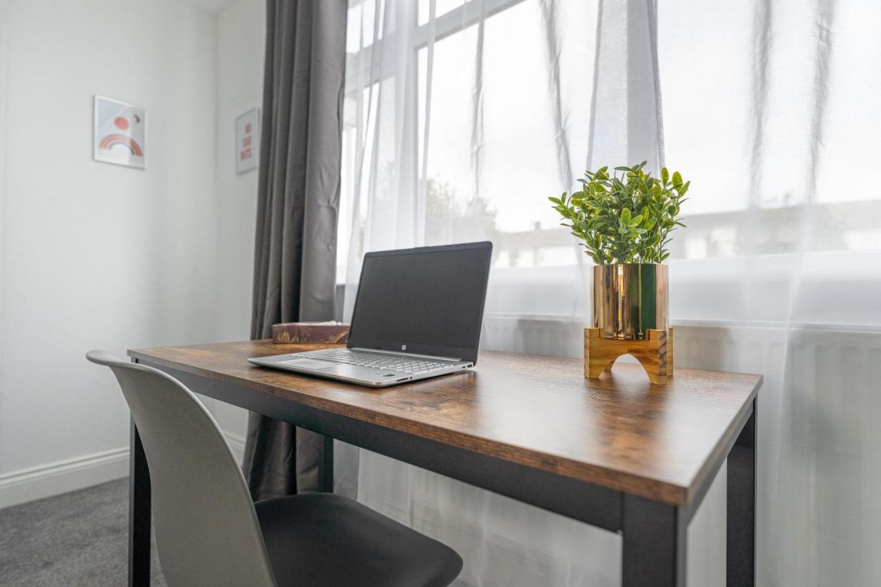 Contractor Accommodation Near Heathrow, Windsor Minutes From M4 Slough Exteriör bild