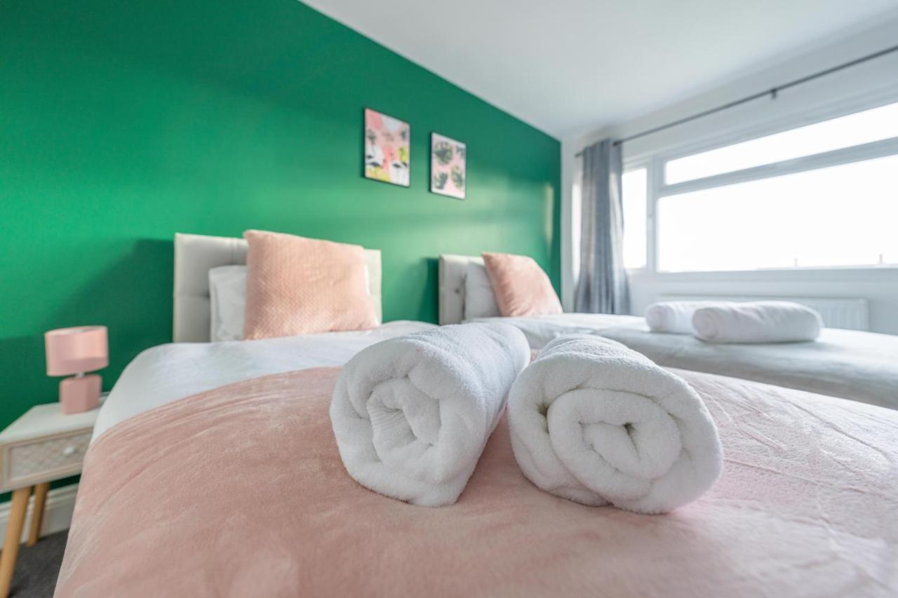 Contractor Accommodation Near Heathrow, Windsor Minutes From M4 Slough Exteriör bild