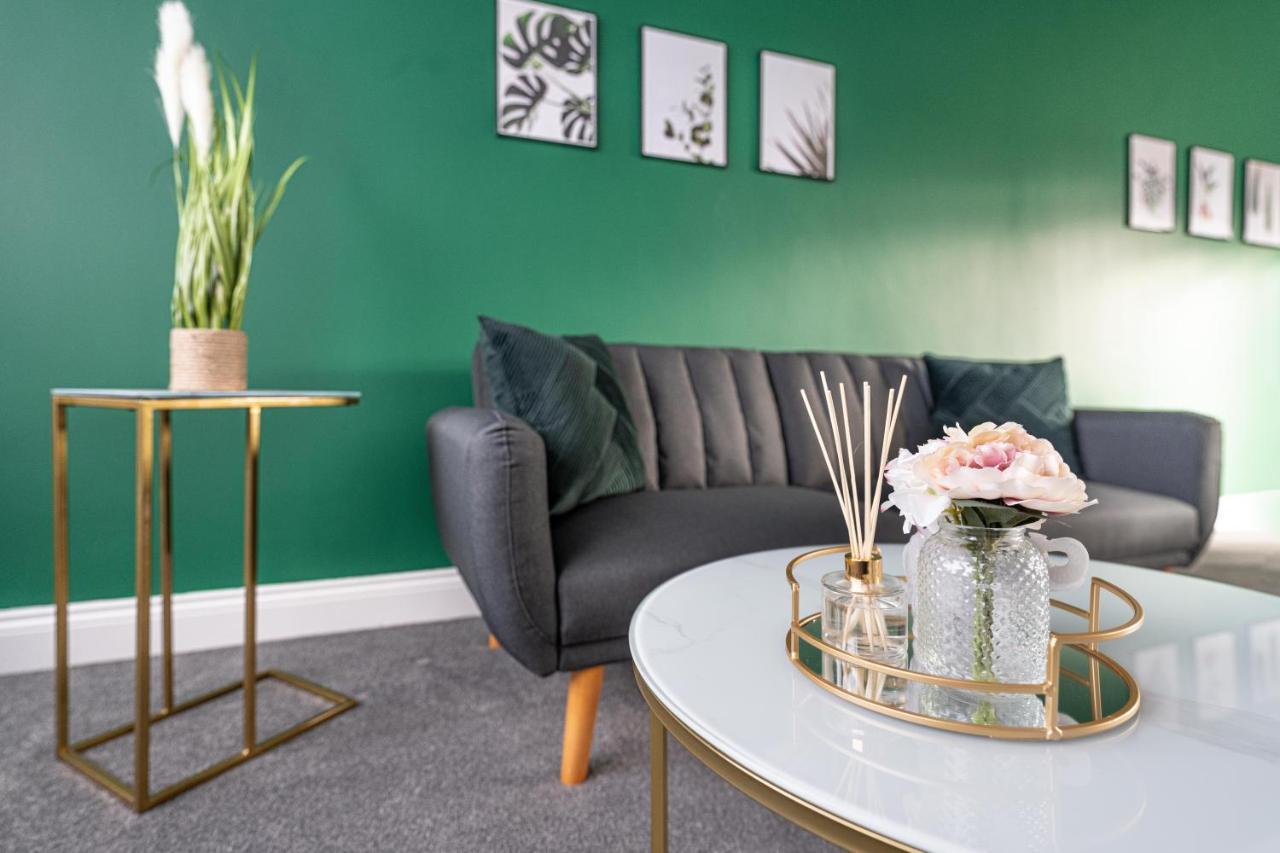 Contractor Accommodation Near Heathrow, Windsor Minutes From M4 Slough Exteriör bild