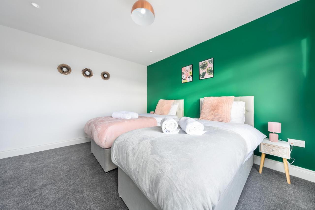 Contractor Accommodation Near Heathrow, Windsor Minutes From M4 Slough Exteriör bild